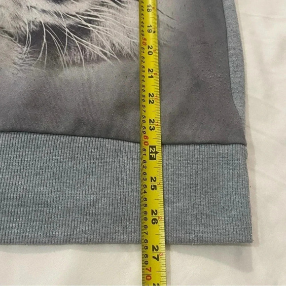 🎈RIFLESSI unisex gray tiger pull over crewneck  sweater size L animal print - Picture 7 of 9